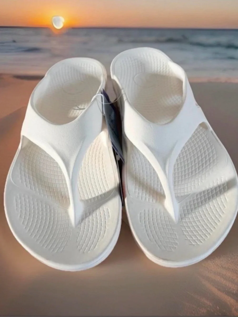 Hurley Men’s Size 11 Injection Flip Flop Sandals. Cream. New with Tags